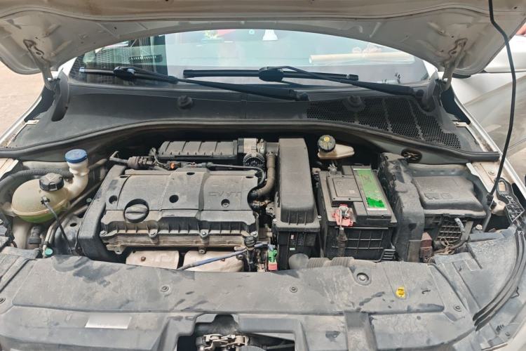 Used Citroen Elysee 2015 ZhiShang Edition 1.6L Manual Comfort Model Engine Bay