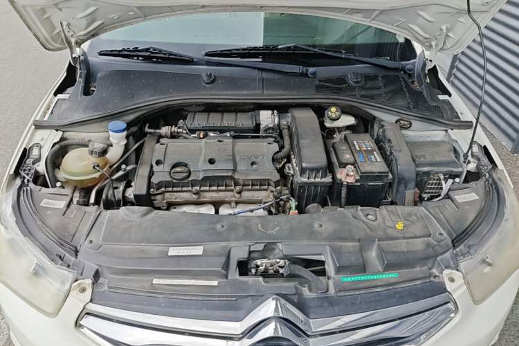 Used Citroen Elysee 2015 Zhishang Edition 1.6L Manual Fashion Model Engine Bay