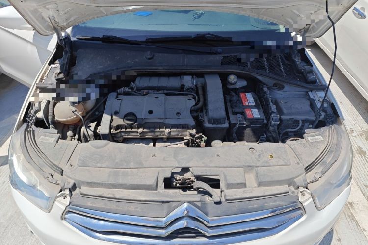 Used Citroen Elysee 2015 Zhishang Edition 1.6L Manual Fashion Model Engine Bay