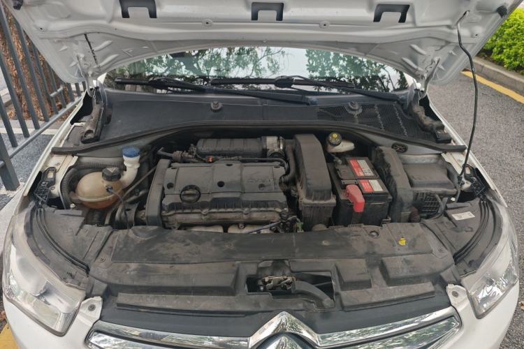 Used Citroen Elysee 2015 Zhishang Edition 1.6L Manual Fashion Model Engine Bay