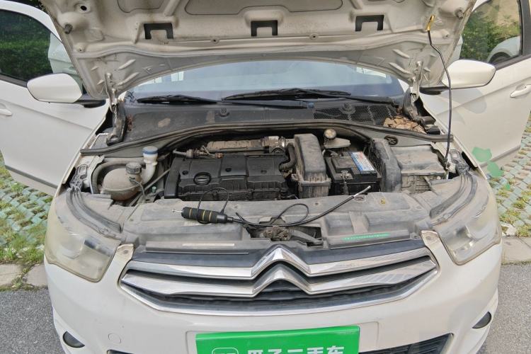 Used Citroen Elysee 2015 Zhishang Edition 1.6L Manual Fashion Model Engine Bay