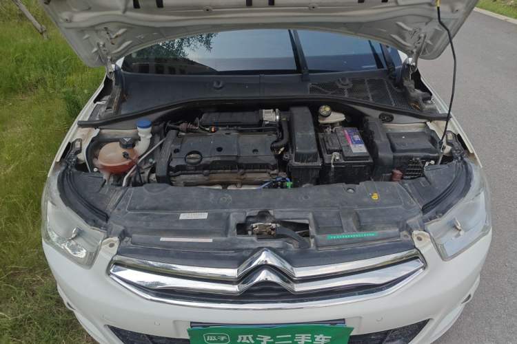 Used Citroen Elysee 2015 Zhishang Edition 1.6L Manual Fashion Model Engine Bay