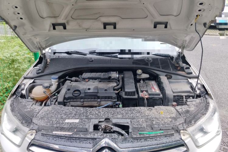 Used Citroen Elysee 2015 Zhishang Edition 1.6L Manual Fashion Model Engine Bay