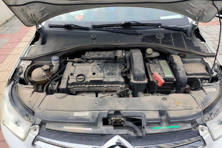 Used Citroen Elysee 2015 Zhishang Edition 1.6L Manual Fashion Model Engine Bay