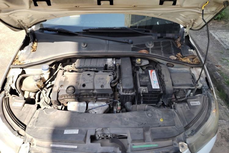 Used Citroen Elysee 2015 Zhishang Edition 1.6L Manual Fashion Model Engine Bay