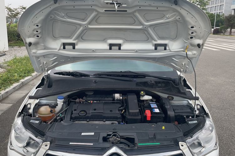 Used Citroen Elysee 2015 Qishang Edition 1.6L Automatic Fashion Model Engine Bay