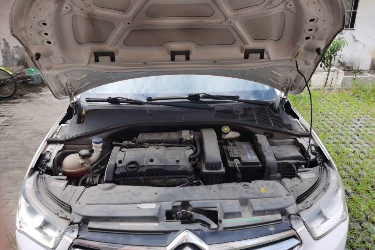Used Citroen Elysee 2015 Qishang Edition 1.6L Automatic Fashion Model Engine Bay