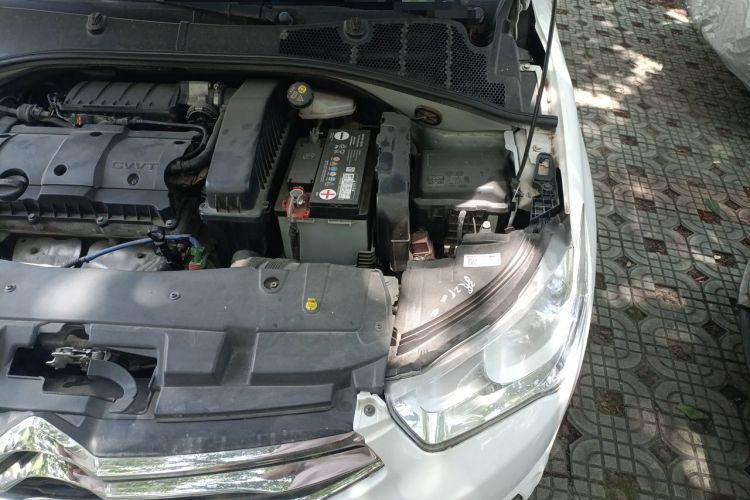Used Citroen Elysee 2015 ZhiShang Edition 1.6L Manual Comfort Model Engine Bay Left