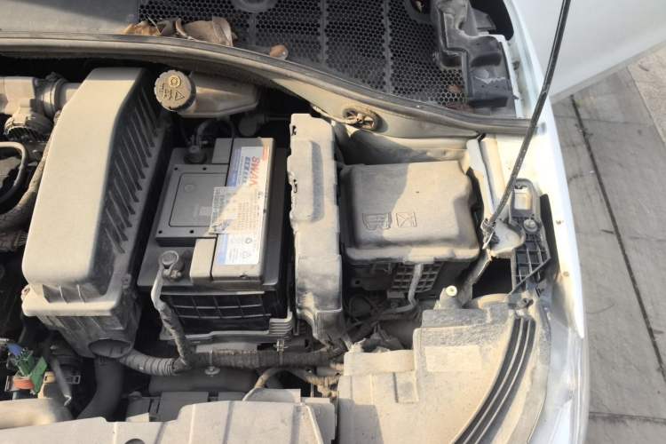 Used Citroen Elysee 2015 Qishang Edition 1.6L Automatic Fashion Model Engine Bay Left