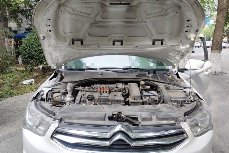 Used Citroen Elysee 2015 Zhishang Edition 1.6L Manual Fashion Model Engine Bay
