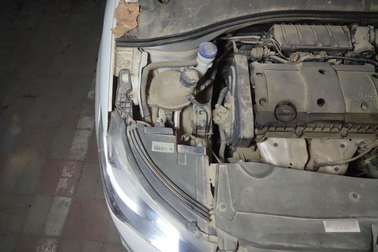 Used Citroen Elysee 2015 Zhishang Edition 1.6L Manual Fashion Model Engine Bay Right