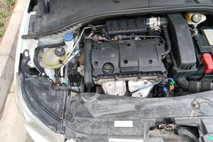 Used Citroen Elysee 2015 Qishang Edition 1.6L Automatic Fashion Model Engine Bay Right