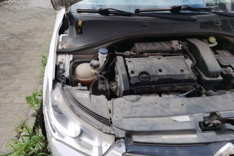 Used Citroen Elysee 2015 Qishang Edition 1.6L Automatic Fashion Model Engine Bay Right