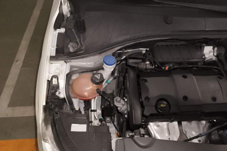 Used Citroen Elysee 2015 Qishang Edition 1.6L Automatic Fashion Model Engine Bay Right