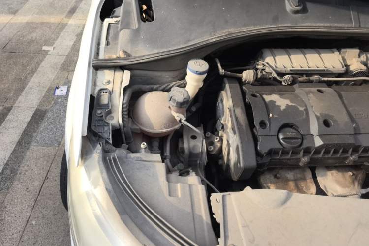 Used Citroen Elysee 2015 Qishang Edition 1.6L Automatic Fashion Model Engine Bay Right
