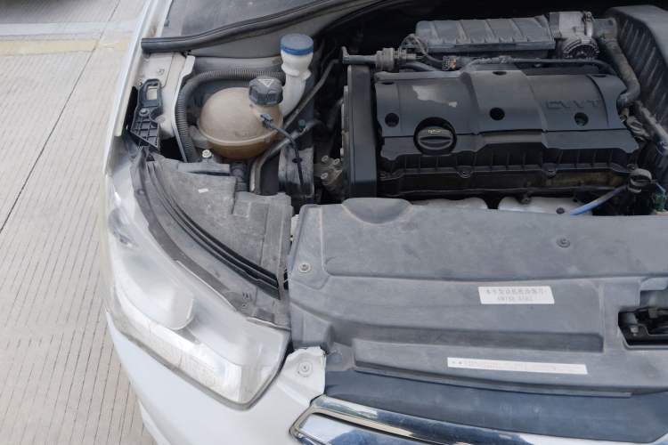 Used Citroen Elysee 2015 ZhiShang Edition 1.6L Automatic Comfort Version Engine Bay Right