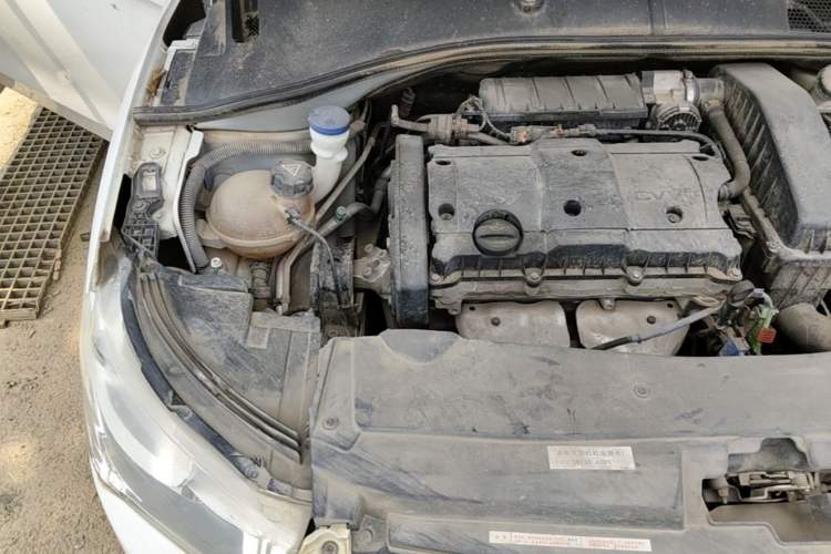 Used Citroen Elysee 2015 Zhishang Edition 1.6L Manual Fashion Model Engine Bay Right