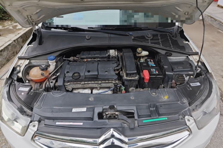 Used Citroen Elysee 2015 Zhishang Edition 1.6L Manual Fashion Model Engine Bay