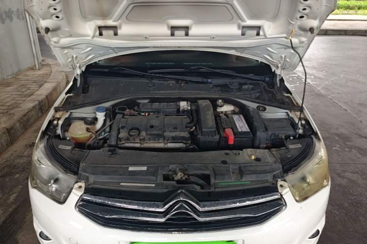 Used Citroen Elysee 2015 Zhishang Edition 1.6L Manual Fashion Model Engine Bay
