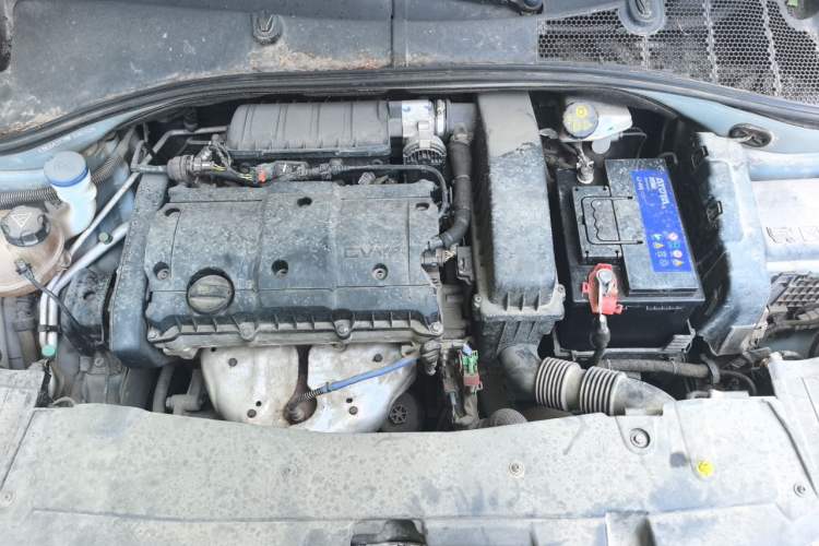 Used Citroen Elysee 2015 ZhiShang Edition 1.6L Manual Comfort Model Engine Bay