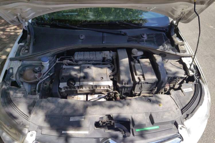 Used Citroen Elysee 2015 Qishang Edition 1.6L Automatic Fashion Model Engine Bay