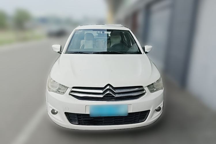 Used Citroen Elysee 2015 Zhishang Edition 1.6L Manual Fashion Model Front