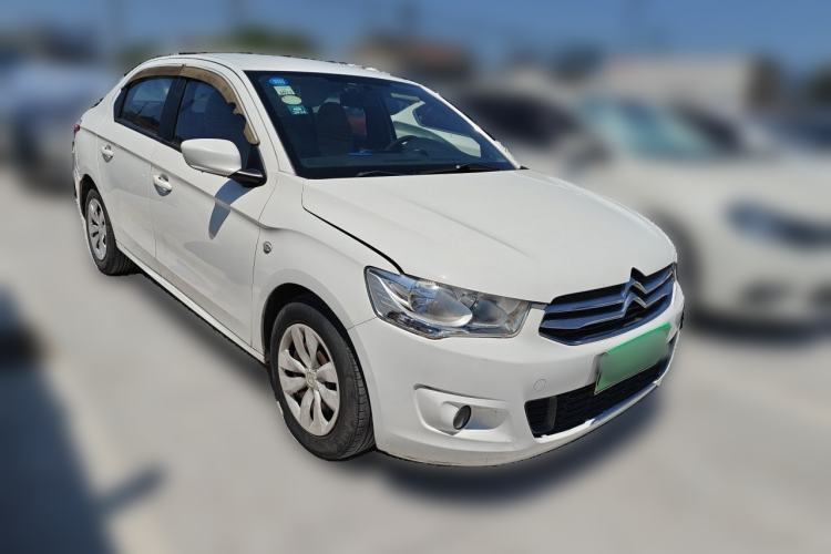 Used Citroen Elysee 2015 Zhishang Edition 1.6L Manual Fashion Model Front Right 45 Deg