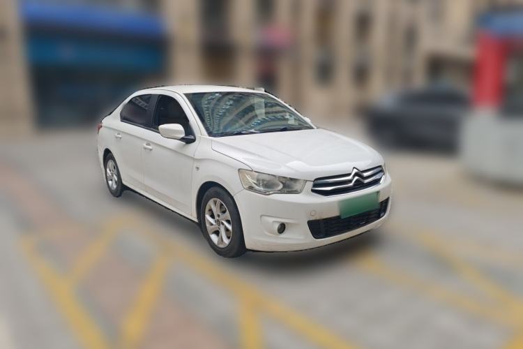 Used Citroen Elysee 2015 Zhishang Edition 1.6L Manual Fashion Model Front Right 45 Deg