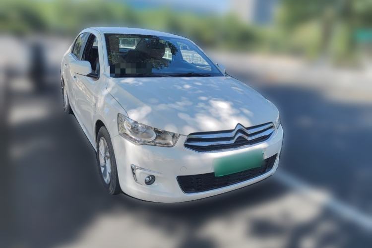 Used Citroen Elysee 2015 Zhishang Edition 1.6L Manual Fashion Model Front Right 45 Deg