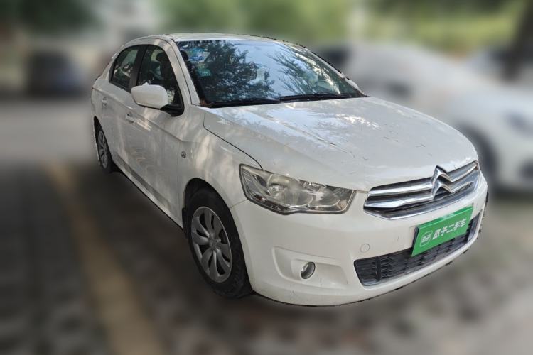 Used Citroen Elysee 2015 Zhishang Edition 1.6L Manual Fashion Model Front Right 45 Deg