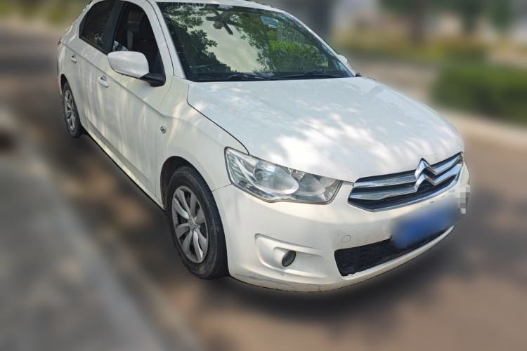 Used Citroen Elysee 2015 Zhishang Edition 1.6L Manual Fashion Model Front Right 45 Deg
