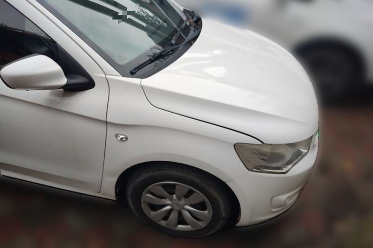 Used Citroen Elysee 2015 Zhishang Edition 1.6L Manual Fashion Model Front Right 45 Deg