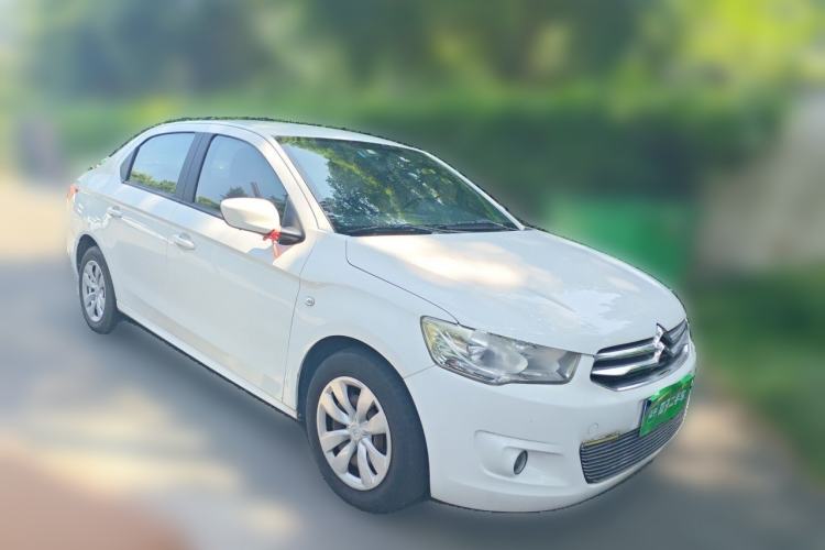 Used Citroen Elysee 2015 Zhishang Edition 1.6L Manual Fashion Model Front Right 45 Deg