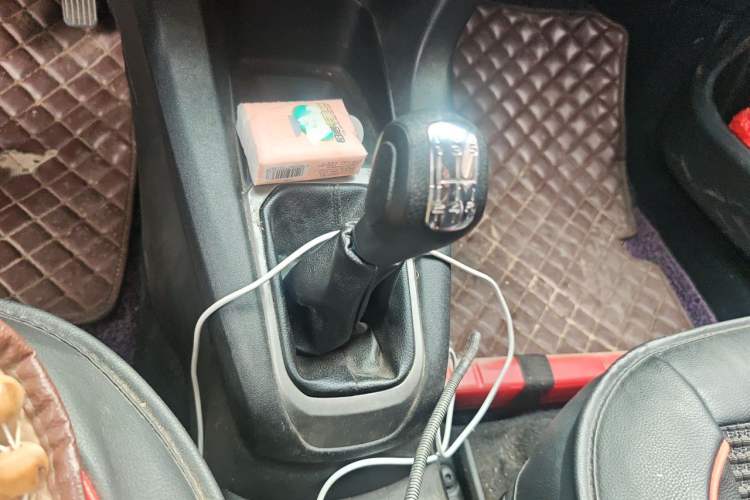 Used Citroen Elysee 2015 ZhiShang Edition 1.6L Manual Comfort Model Gear Lever