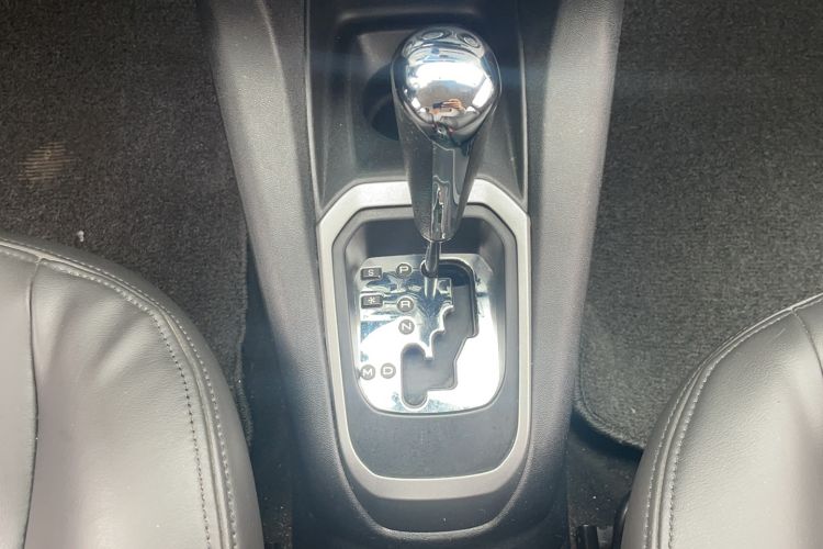Used Citroen Elysee 2015 Qishang Edition 1.6L Automatic Fashion Model Gear Lever
