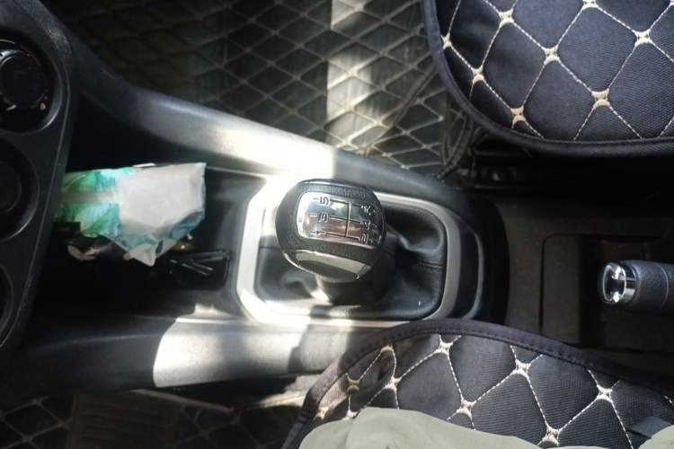 Used Citroen Elysee 2015 ZhiShang Edition 1.6L Manual Comfort Model Gear Lever