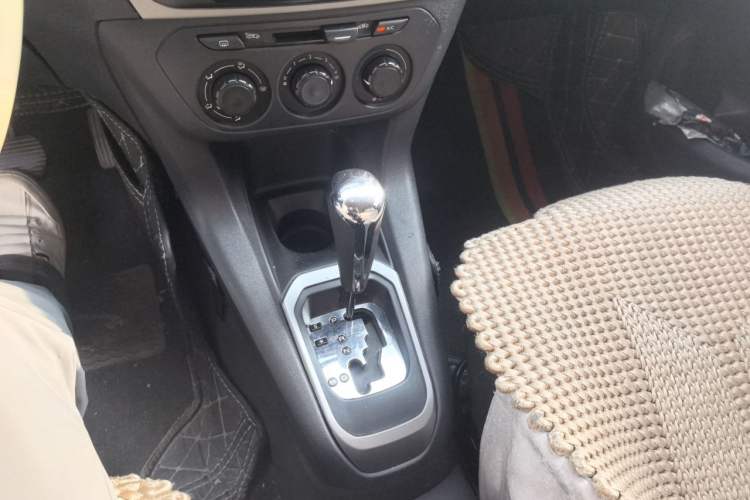 Used Citroen Elysee 2015 Qishang Edition 1.6L Automatic Fashion Model Gear Lever