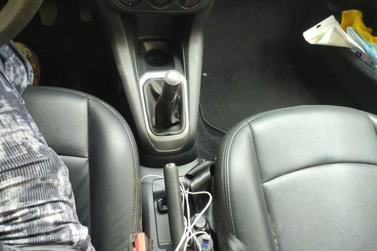 Used Citroen Elysee 2015 ZhiShang Edition 1.6L Manual Comfort Model Gear Lever