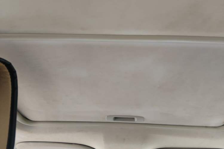 Used Citroen Elysee 2015 Zhishang Edition 1.6L Manual Fashion Model Headliner