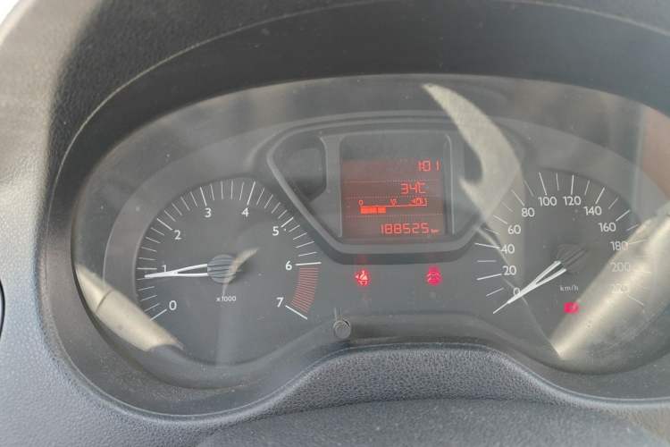 Used Citroen Elysee 2015 Zhishang Edition 1.6L Manual Fashion Model Instrument Cluster