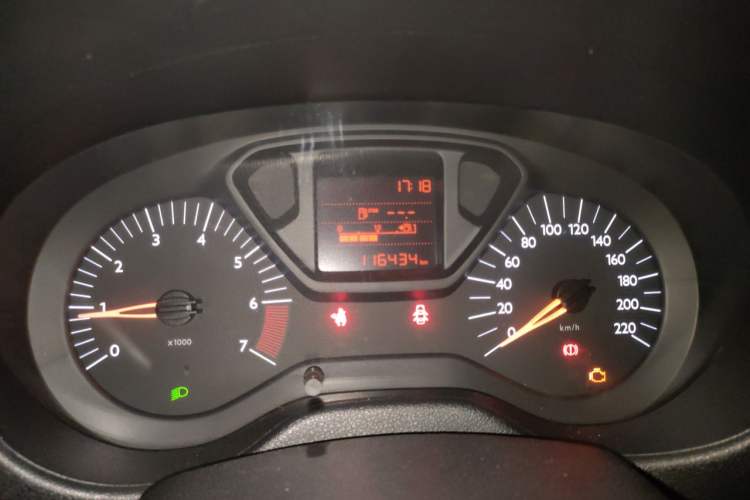 Used Citroen Elysee 2015 Zhishang Edition 1.6L Manual Fashion Model Instrument Cluster