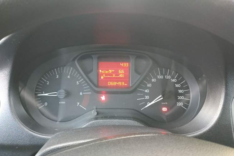 Used Citroen Elysee 2015 Zhishang Edition 1.6L Manual Fashion Model Instrument Cluster