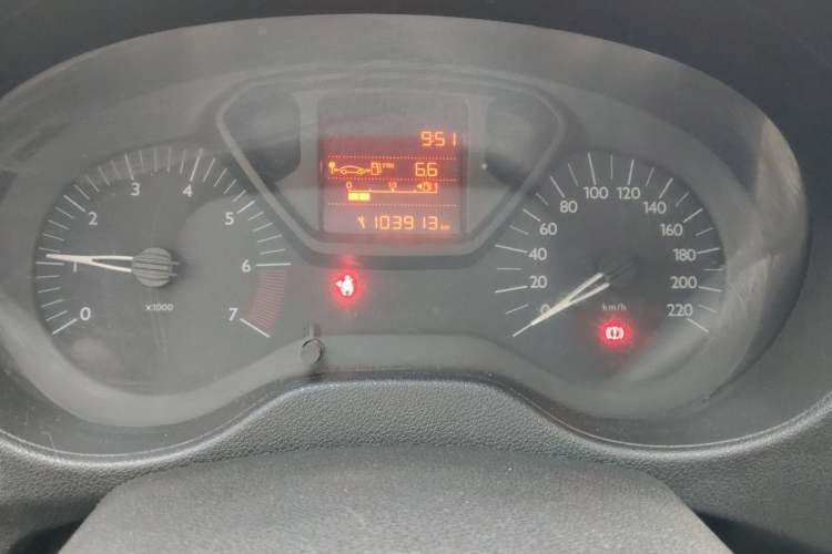 Used Citroen Elysee 2015 Zhishang Edition 1.6L Manual Fashion Model Instrument Cluster