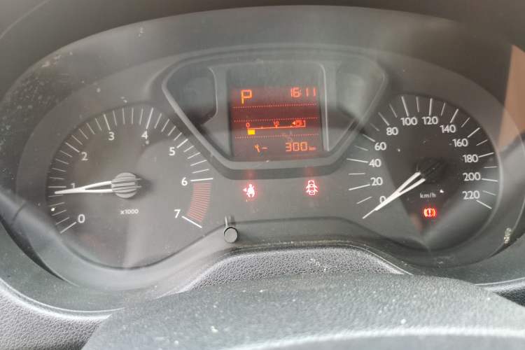 Used Citroen Elysee 2015 Qishang Edition 1.6L Automatic Fashion Model Instrument Cluster