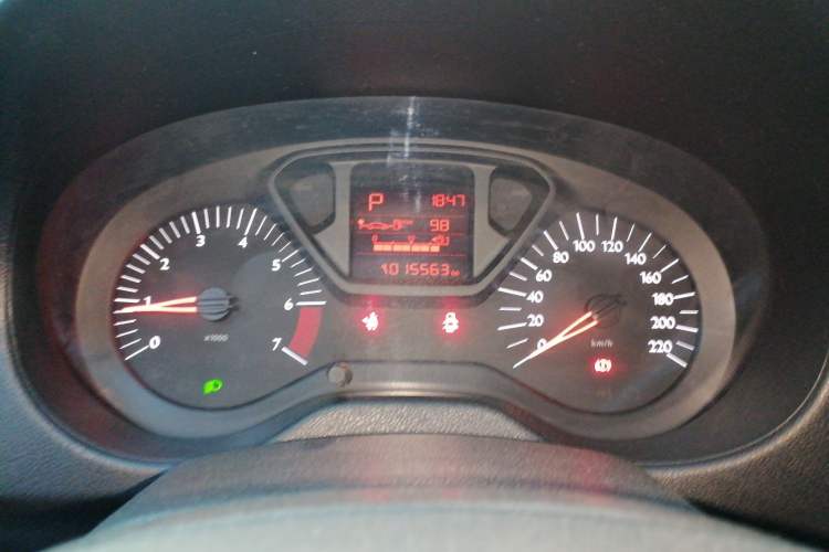 Used Citroen Elysee 2015 Qishang Edition 1.6L Automatic Fashion Model Instrument Cluster