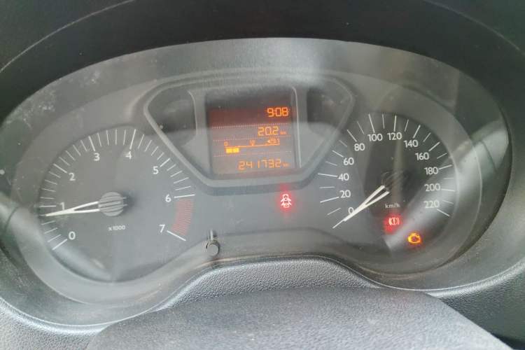 Used Citroen Elysee 2015 Zhishang Edition 1.6L Manual Fashion Model Instrument Cluster