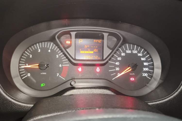 Used Citroen Elysee 2015 Qishang Edition 1.6L Automatic Fashion Model Instrument Cluster