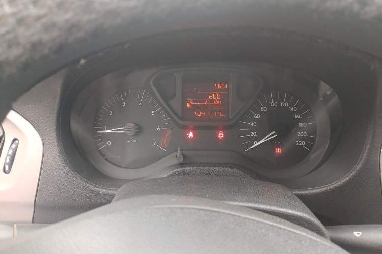 Used Citroen Elysee 2015 Zhishang Edition 1.6L Manual Fashion Model Instrument Cluster