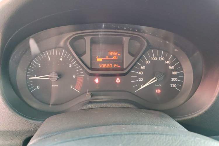 Used Citroen Elysee 2015 Zhishang Edition 1.6L Manual Fashion Model Instrument Cluster