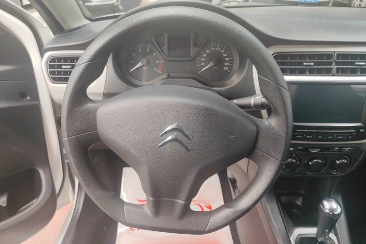 Used Citroen Elysee 2015 Qishang Edition 1.6L Automatic Fashion Model Interior 2